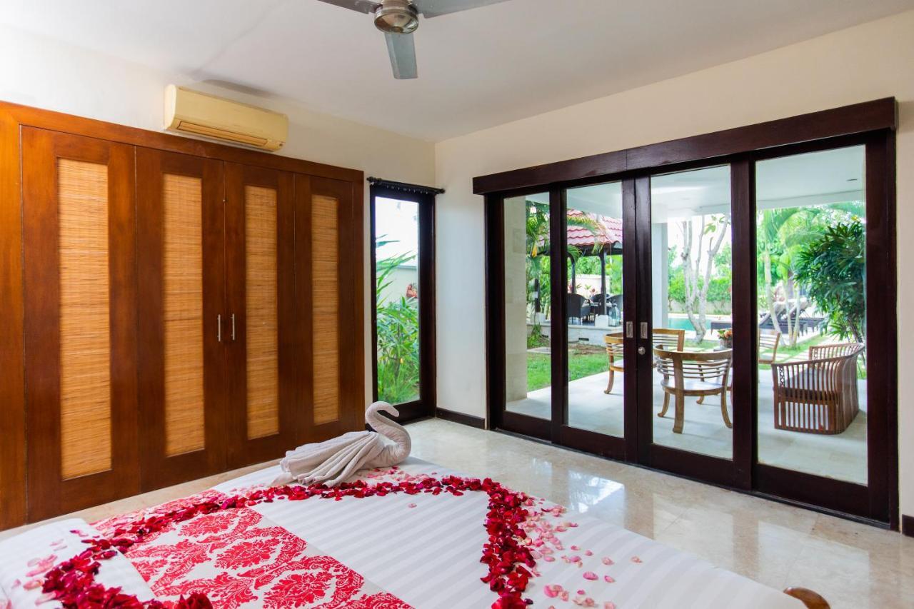 Teras Villa Jimbaran Esterno foto